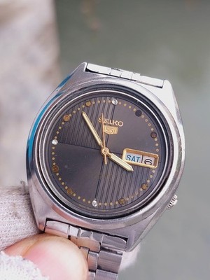 Vintage Seiko 5 7009-8331 Automatic 21 jewels gray dail men watch