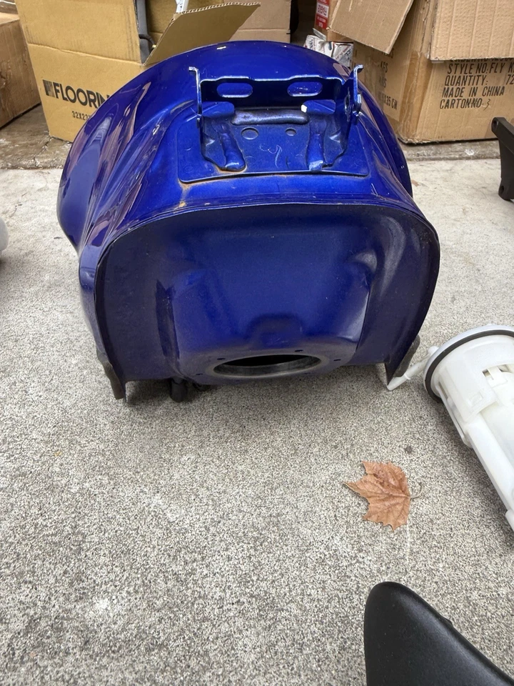 2008-2016 Yamaha R6 OEM Gas Tank *SEE DESCRIPTION FOR MORE INFO* - Image 3 of 4