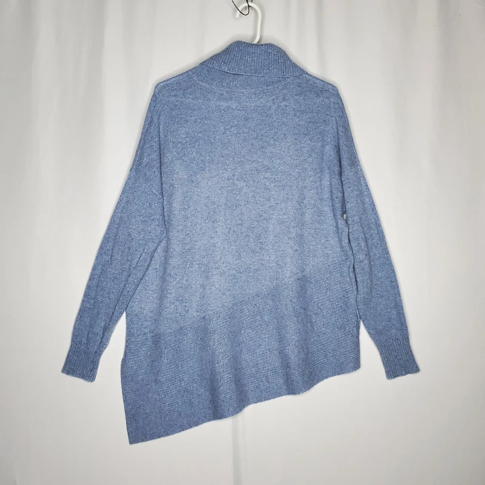 Suéter de cuello alto de cachemir de diseño vertical para mujer grande asimétrico manga larga Foto 2 de 4