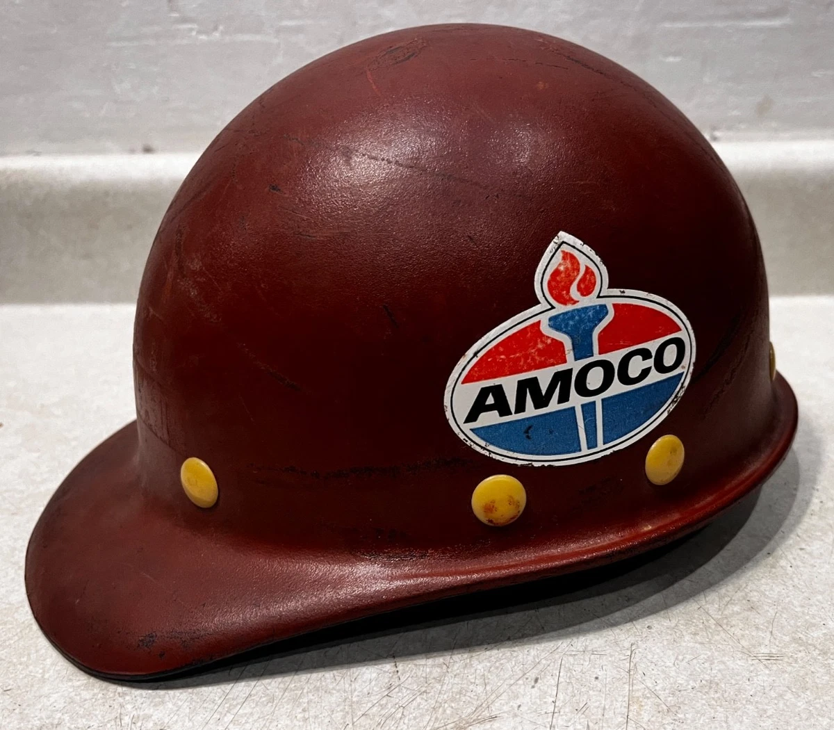 Casco De Seguridad Rígido De Fibra De Vidrio Con Ala Completa - Negro Y Rojo, Ajuste Con Rosca