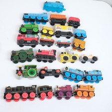 Lote De Colección De 28 Tren De Ferrocarril De Madera Thomas Hiro Oro Polvo Salado Flora Tranvía