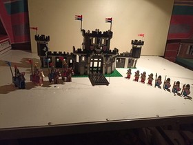 Lego Black Monarch's Castle - 6085 - Complete with Box and Instructions... Perfect!