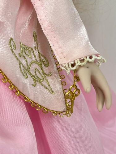 Brass Key Disney Princess Porcelain Doll Snow White Jasmine Ariel Aurora 16" - Picture 15 of 33