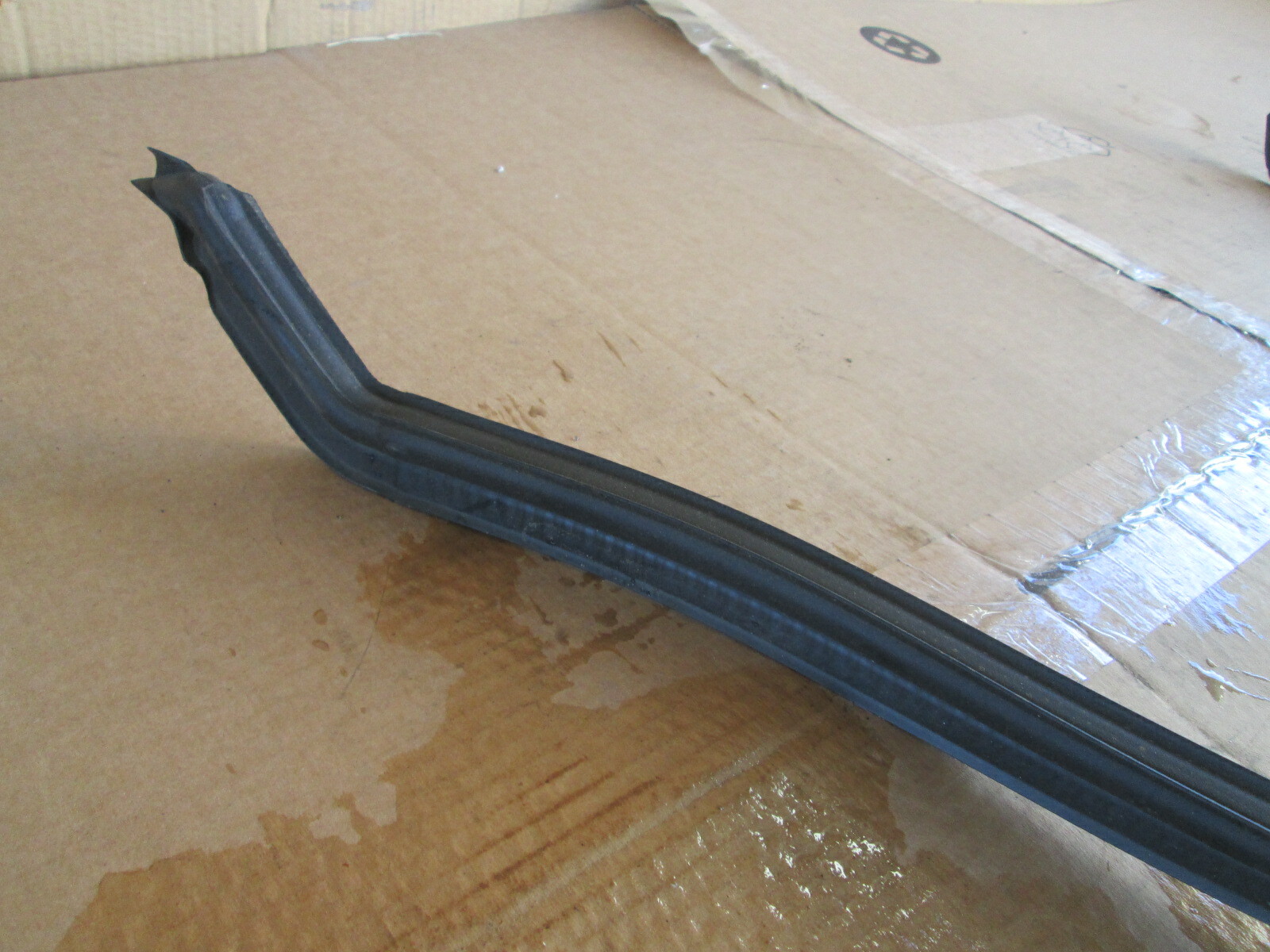 Ferrari California - Lower Windshield / Cowl Rubber Gasket # 
