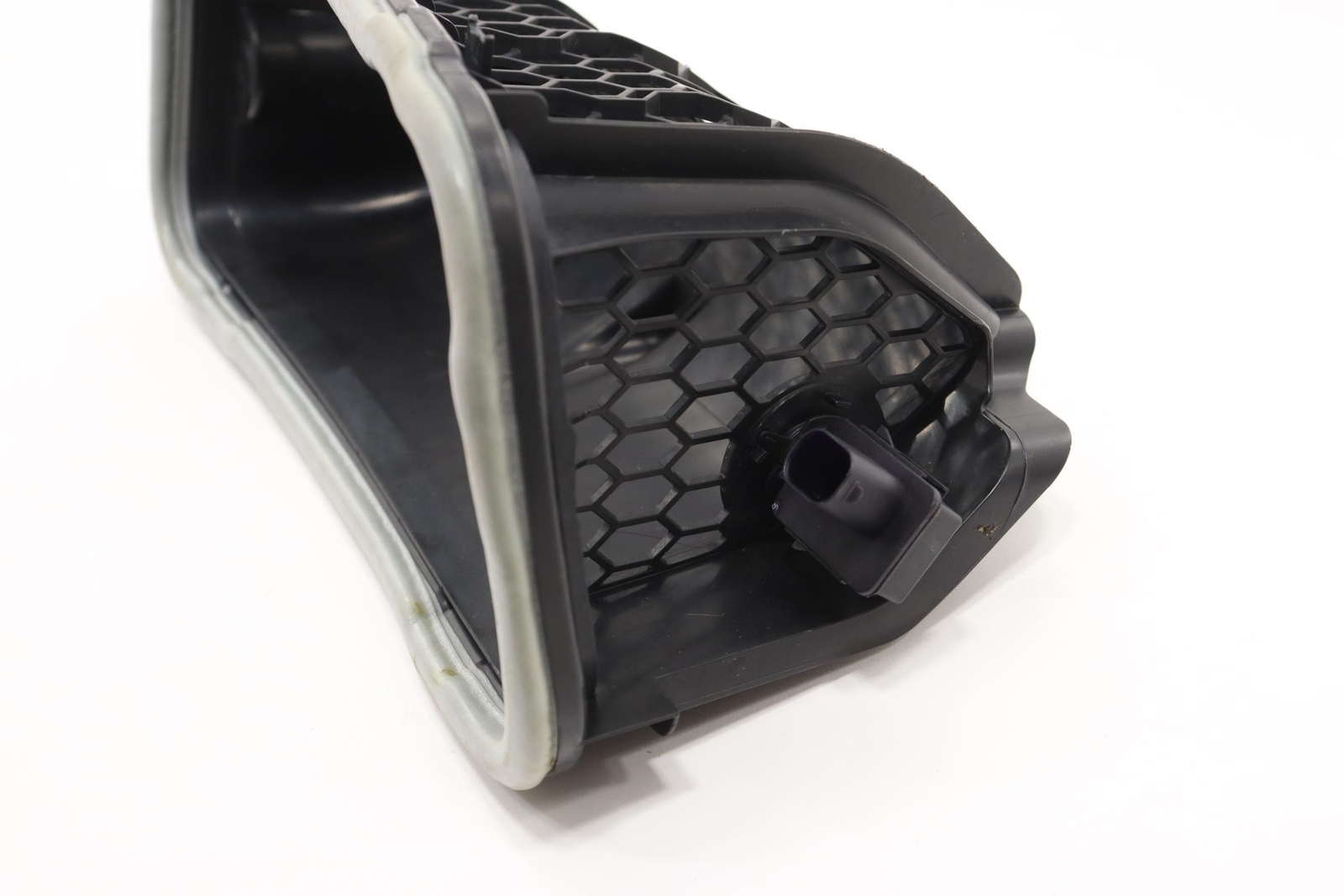 HEATER AIR INTAKE DUCT DIFFUSOR OEM 64319364882 BMW X3 G01 2018  