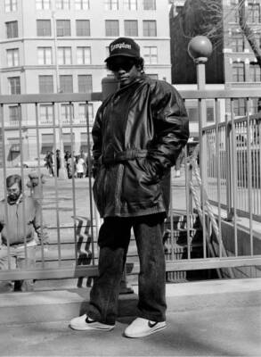 Rapper Eazy-E appears in a portrait taken on March 1, 1990 in New - Old Photo 5