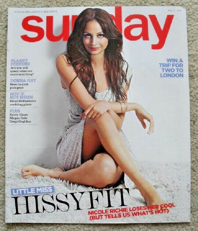 Nicole Richie Loses her Cool Celebrity Rare Vintage Import 2 Magazine set.