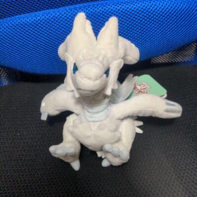 Pokémon Center Original Sitting Cuties Reshiram Plüschtier 6,9 x 7,5 x 7,3 Zoll