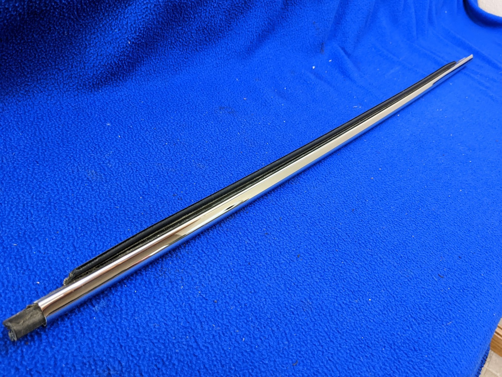 chrome strip trim rear right Bentley CONTINENTAL FLYING SPUR oem window door