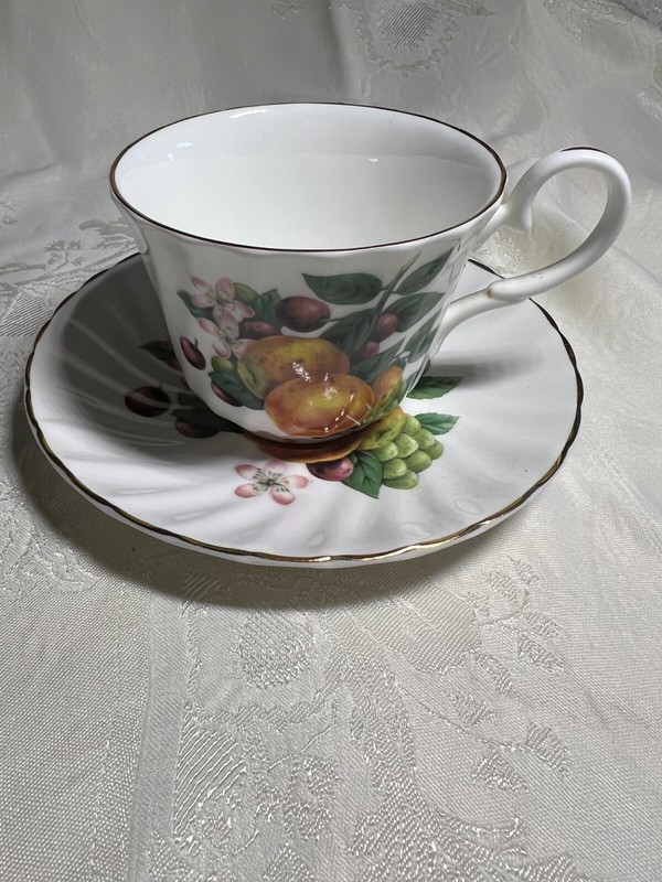 ROYALE GARDEN Teacup and Saucer  Bone China Staffs England Fruit EXC