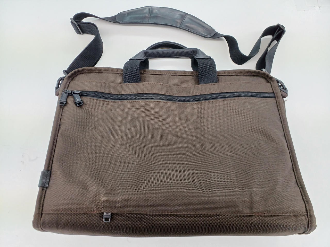 Compact Large Screen Computer Briefcase Model 261… - image 2