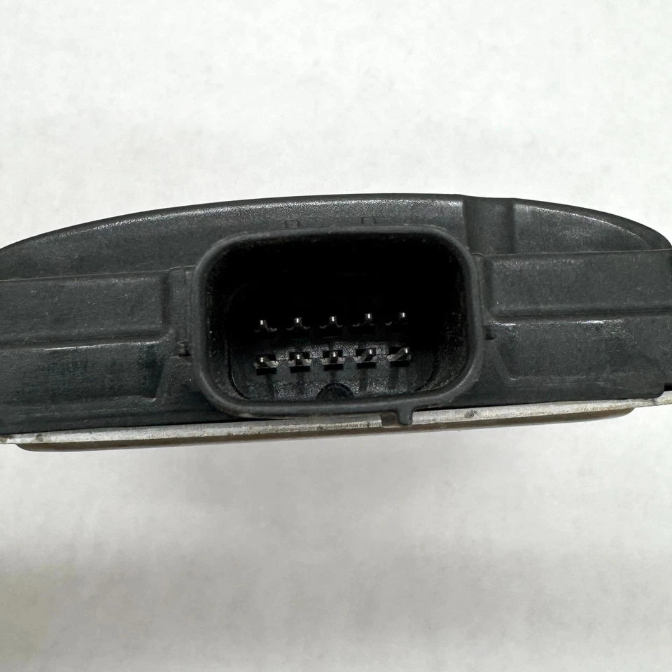 Оригинальный датчик объектов радар монитор слепых зон 20-22 Lexus RX350 RX450h 88162-0E090 - Изображение 3 из 4