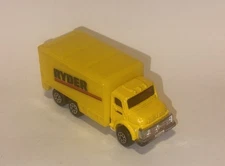 ROAD CHAMPS Loose Ryder Box Truck (Yellow Version)