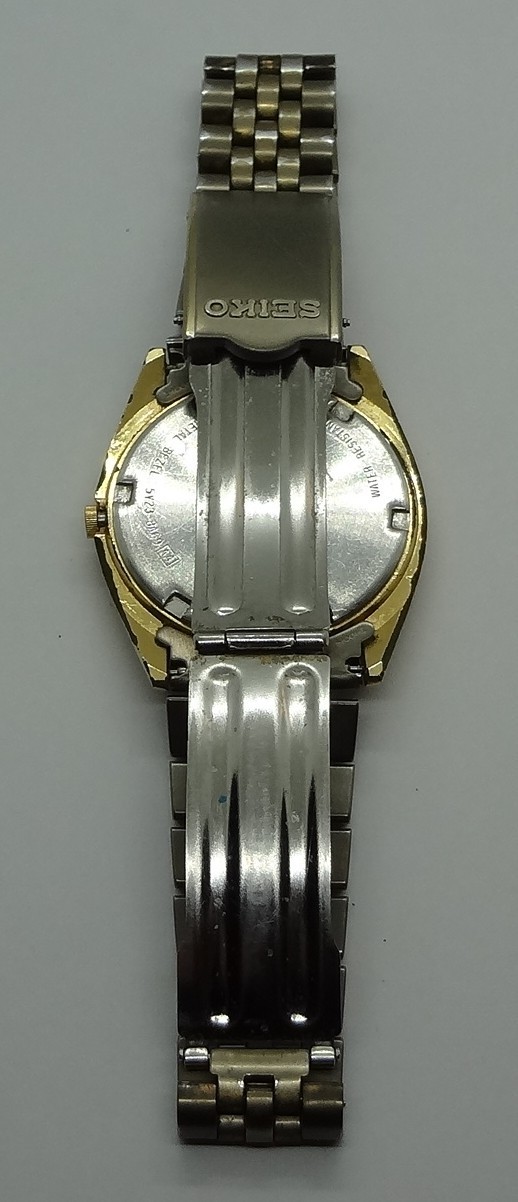 LOT OF 9 WATCHES ALL IN WORKING CONDITION Seiko, Pulsar, Orient, Milan, Peugeot