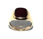 Gent's 9ct yellow gold vintage ring set with a carnelian cabochon, UK size P1/2