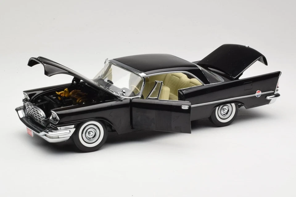 32503 Chrysler 300C Coupe Black ERTL 1:18 - Image 2 of 4
