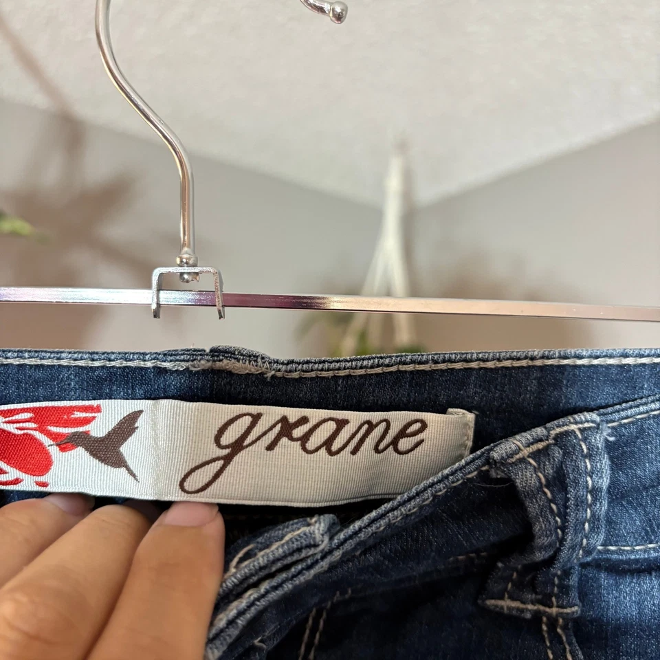 Grane Denim Shorts Low Rise Distressed Frayed Hem Juniors Size 5 - Image 4 of 4