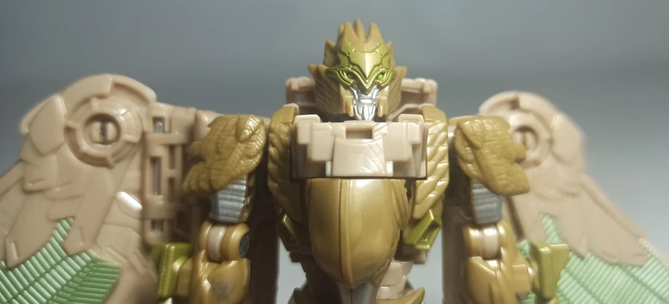 HASBRO 2023 TRANSFORMERS ROTB STUDIO SERIES 97 DELUXE AIRAZOR 100% COMPLETE - Image 3 of 4