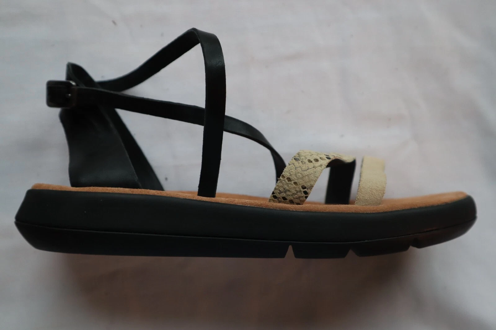 Nuovi sandali neri serpente e beige pelle e camoscio CLARKS JEMSA cinturino 8 M