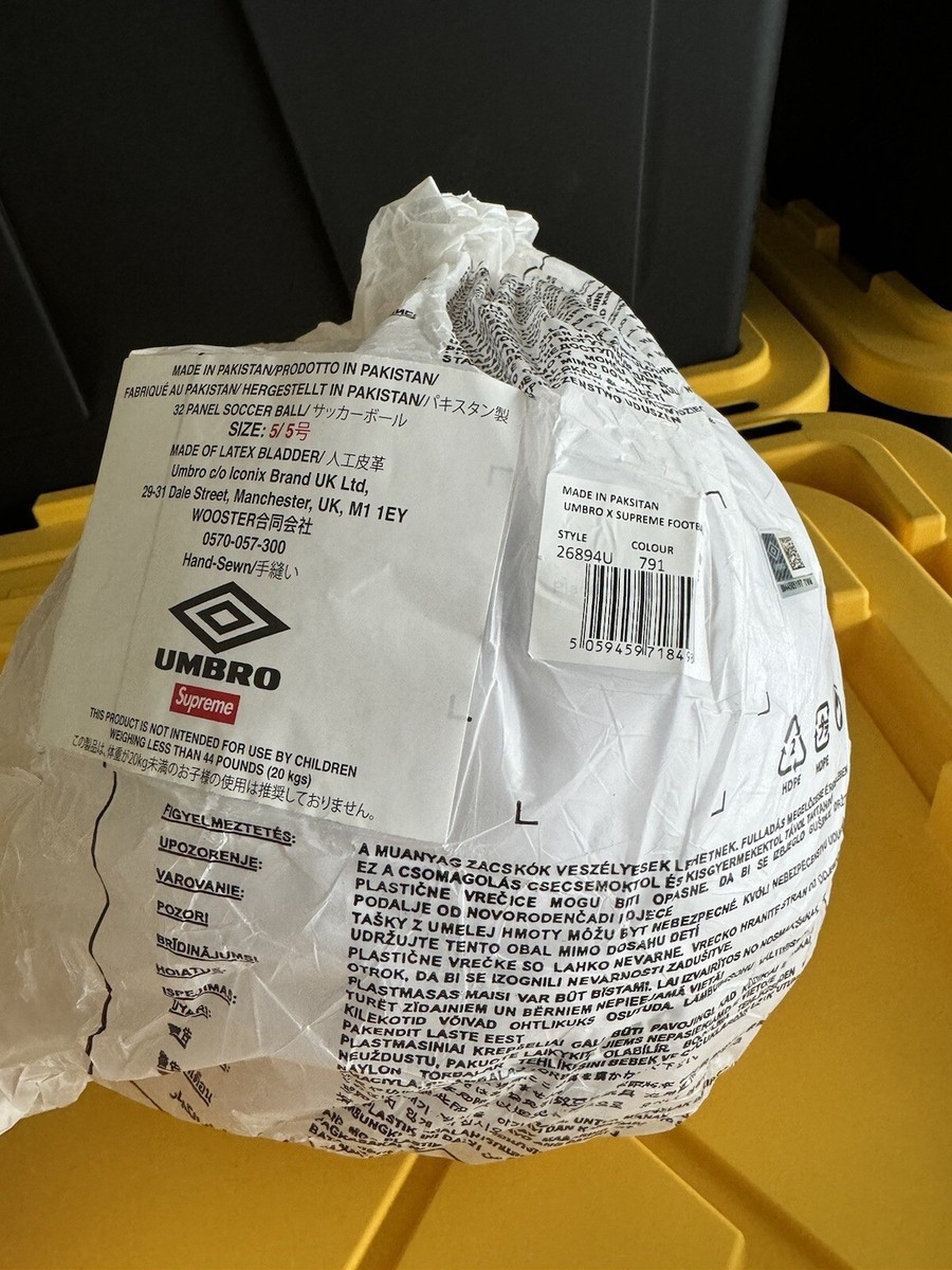 Supreme®/Umbro Soccer Ball White Brand New | eBay