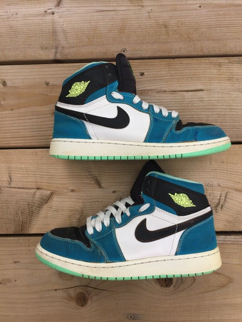 jordan 1 looney toons