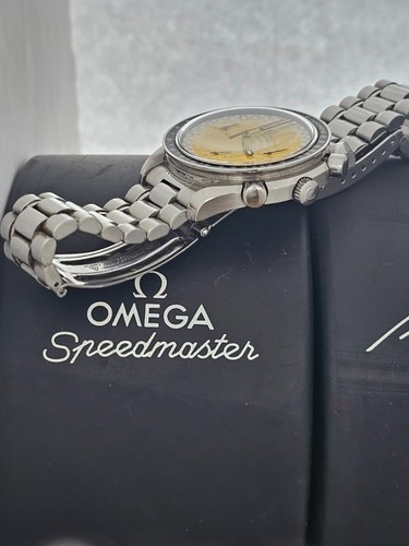 OMEGA Speedmaster Chrono Micheal Schumacher Yellow Watch - 3510.12.00 - Picture 9 of 24