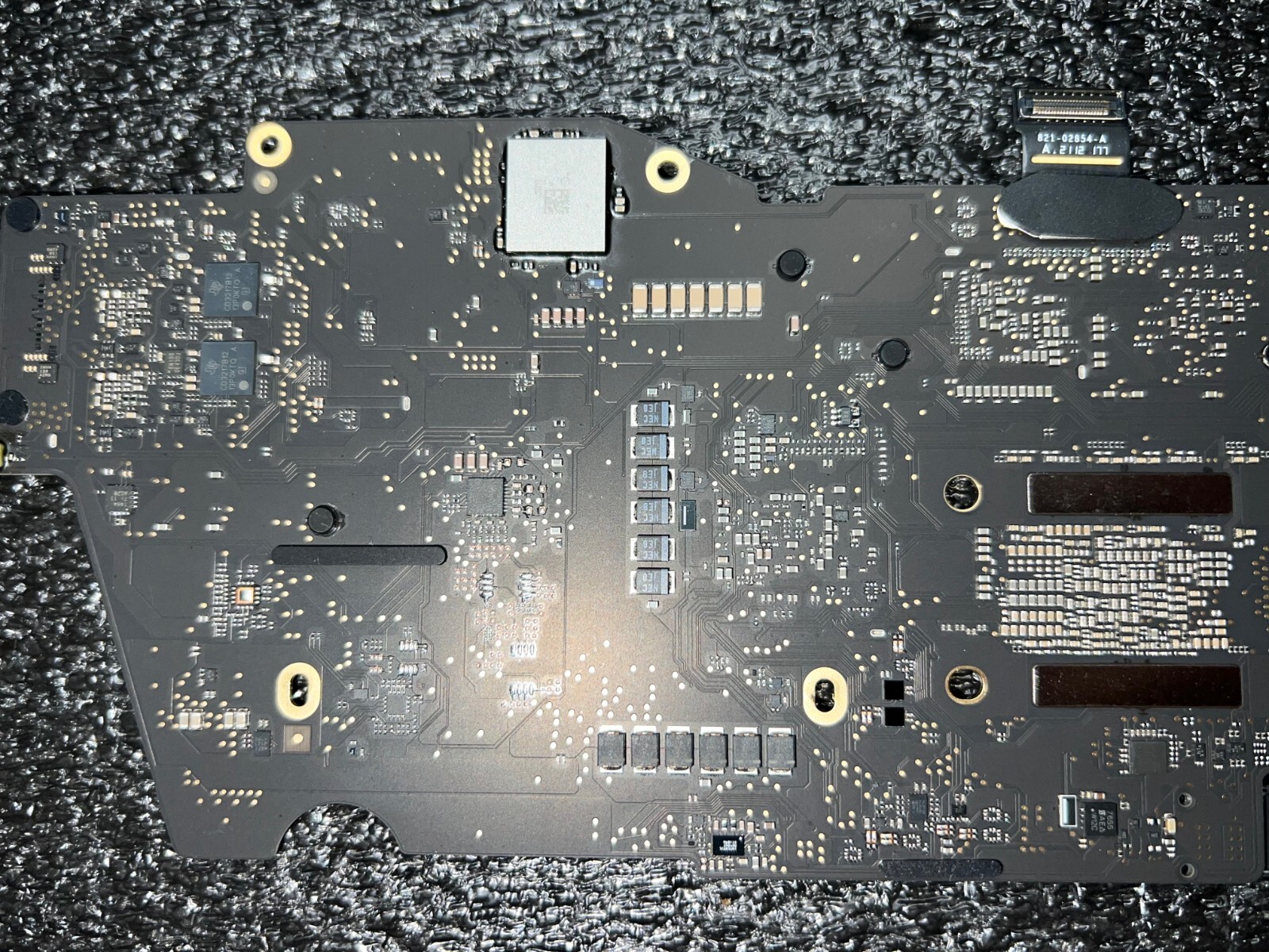 2020 APPLE MACBOOK Pro A2338 13