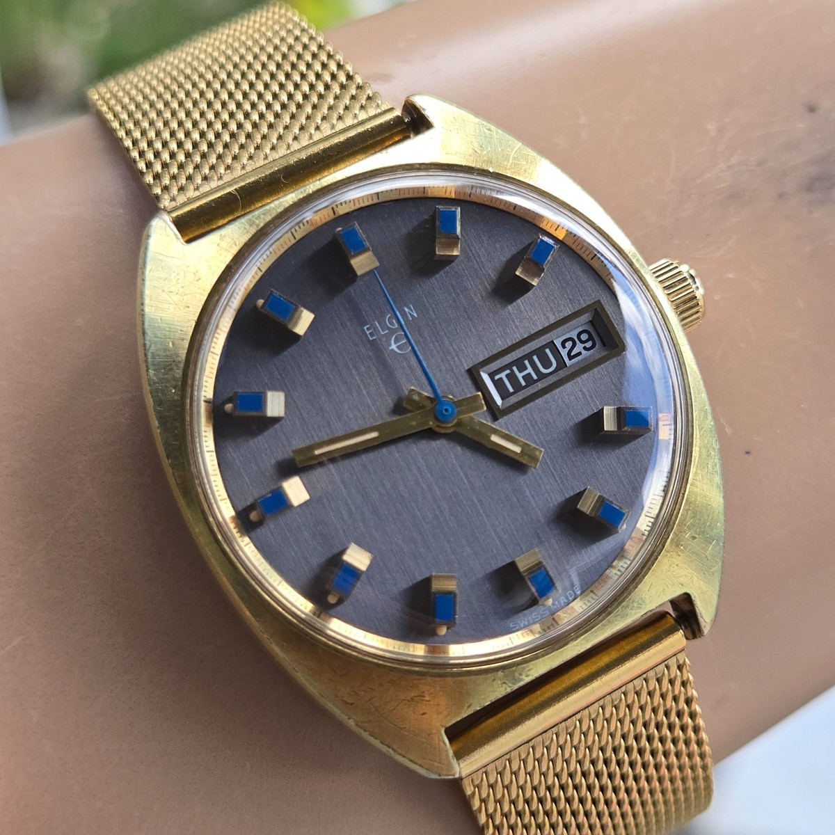 Vintage ELGIN men's manual wind watch Grey dial with blue hour