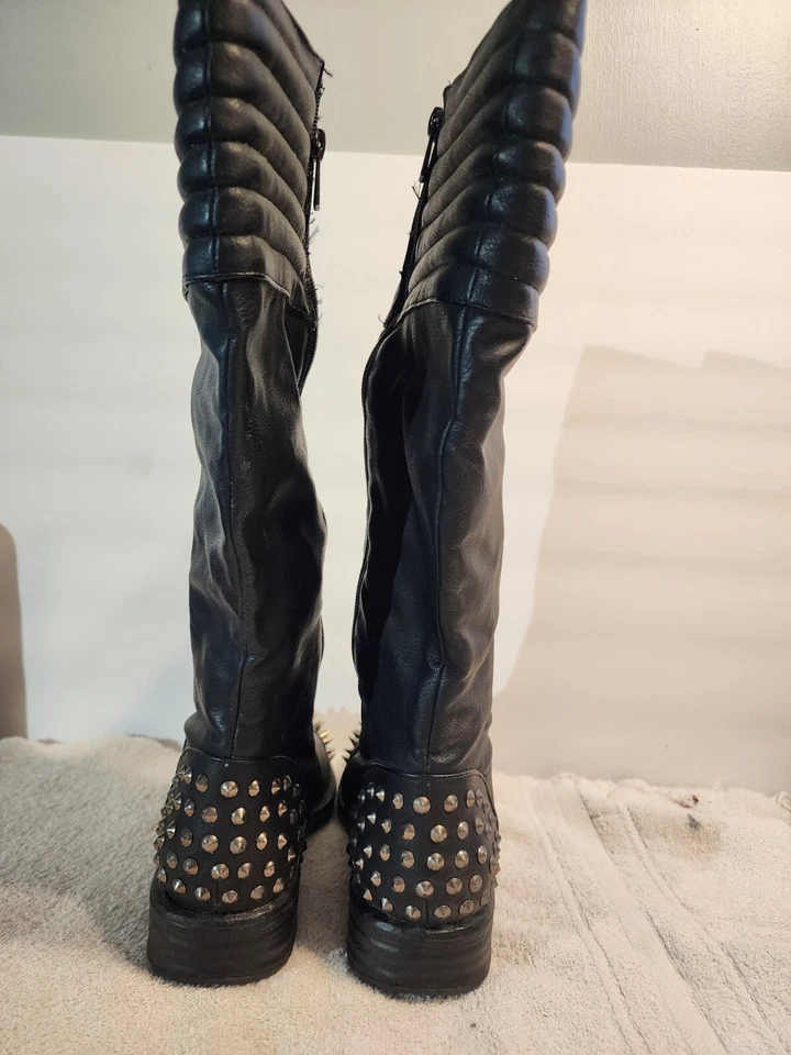 Botas Bumper con clavos y tachuelas para mujer talla 6,5 Foto 3 de 4