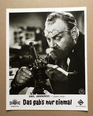 Das gab's nur einmal (Kinoaushangfoto '57) - Emil Jannings / Mikroskop