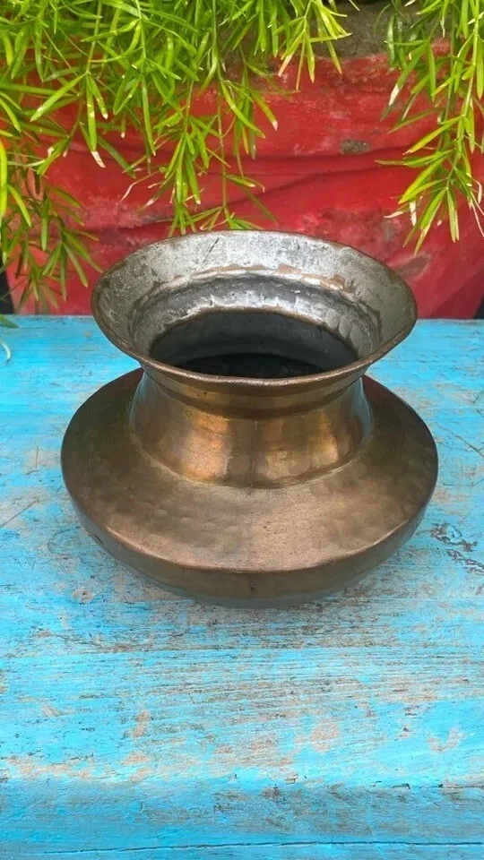Antique Old Hand Forged Indian Bronze Made Water Pot Beautiful Barmeri ShapedAnt - Image 3 of 4