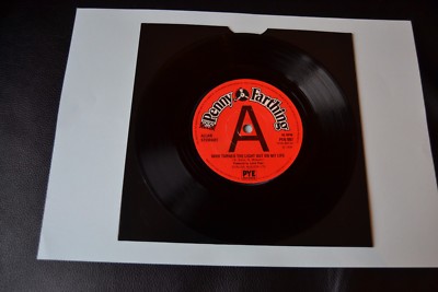 Allan Stewart    Who Turned The Light Out On My Life 7'' Vinyl 1975 PEN 887