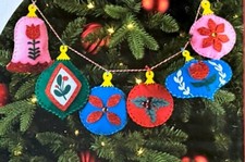 Creatology FELT APPLIQUE GARLAND KIT Christmas Tree Ornaments  Arts and Crafts