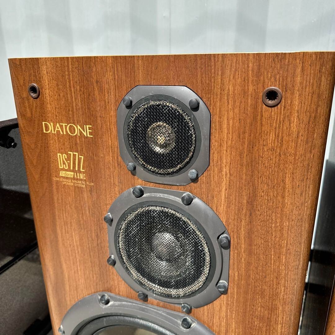 Mitsubishi DIATONE DS-77Z 3way speaker A classic of the 80's Mitsubishi DIATONE DS-77Z 3way speaker A classic of the 80's