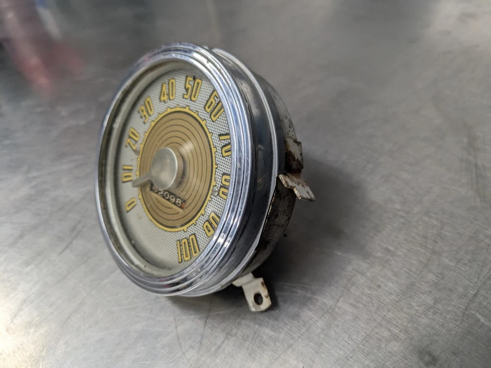 Ford Deluxe 1947 1948 velocímetro buen estado  Foto 2 de 4