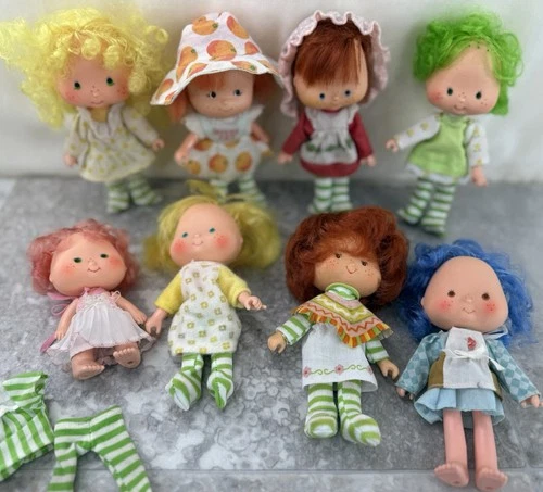 Vtg Strawberry Shortcake Doll and Friends Lot of 8 with Outfits Plus 70s 80s Toy