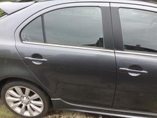 Porte arrière et accessoires Mitsubishi LANCER