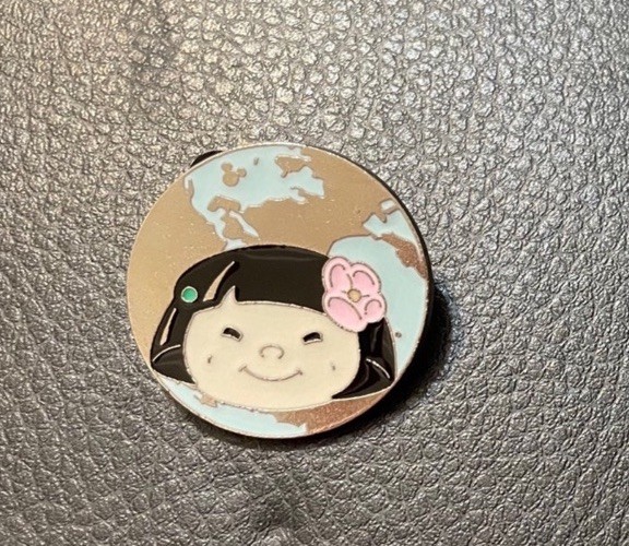 2009 Disney It's A Small World Asian Girl Hidden Mickey 3 of 6 Trading Pin