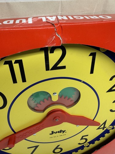 ORIGINAL JUDY CLOCK Wood Construction & Moveable Plastic Hands Activity Guide - Picture 2 of 4