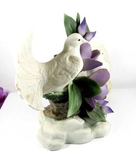 Capodimonte Figurine White DOVES Love Birds with PURPLE Flowers Italy Nuova - Picture 9 of 16