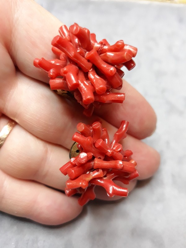 Vintage WEST GERMANY Sign Faux Coral Gold Tone Clip on Earrings - Gorgeous! #28