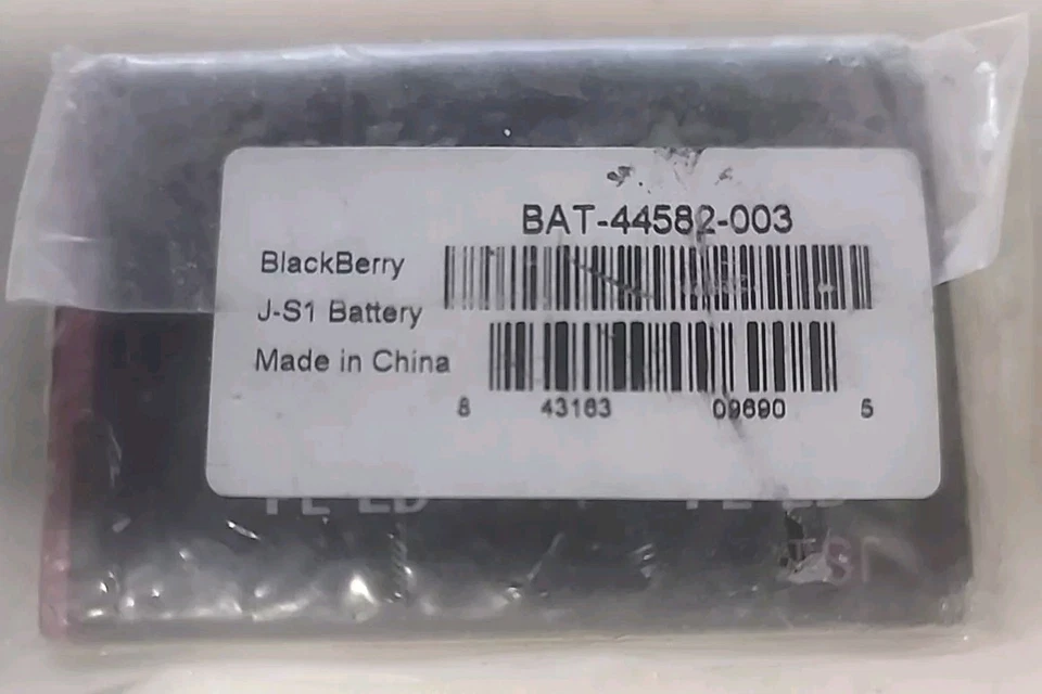 BlackBerry JS1 J-S1 JS-1 Battery 1450mAh BAT-44582-003, New, Packaging Worn - Image 3 of 4