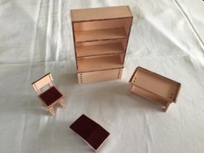 Puppenstuben möbel 1:12 noch zum verschönern und restaurieren.