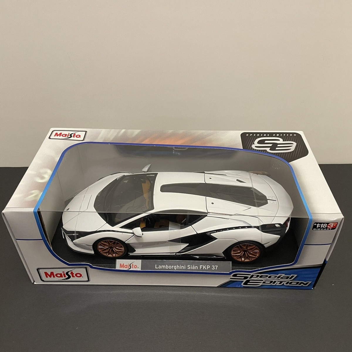 マイスト 1/18 ランボルギーニ シアン FKP37 Lamborghini Sian FKP 37 Maisto 1/18 Diecast Model Car White New