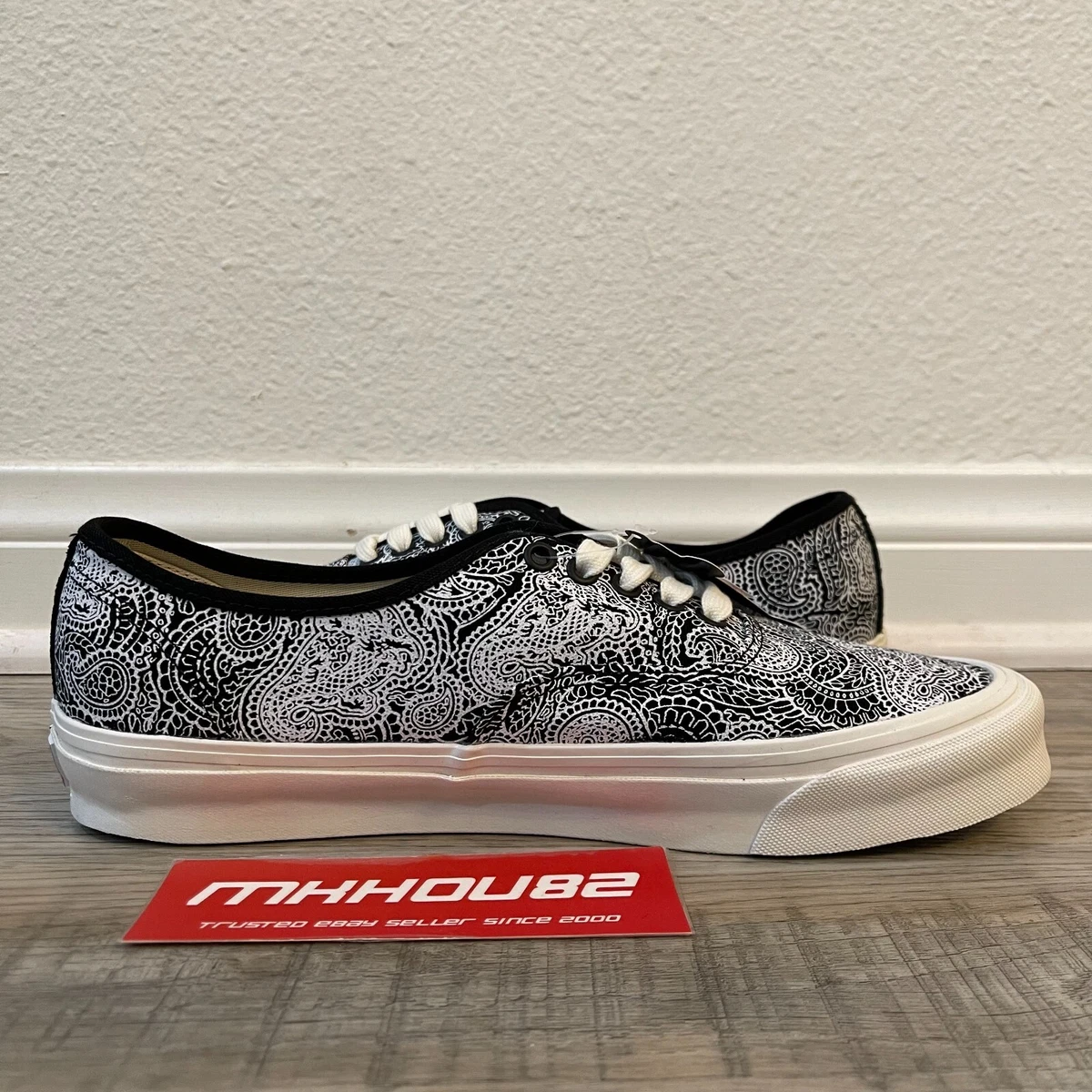 Vans authentic deals og black white