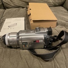 Used Canon Optura Xi Mini DV Camcorder with manual and all extras Prestine