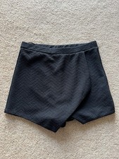 Wspaniałe noszone raz czarne szorty Szorty Rozmiar 6 NEW LOOK Elastyczna talia Doskonałe