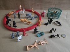 (10) figurines publlicitaires Roche Aux Fées, série   LE CIRQUE  choix à l'unité