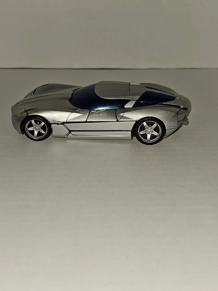 Transformers Revenge of The Fallen Deluxe Class Sideswipe 2009 - Image 4 of 4