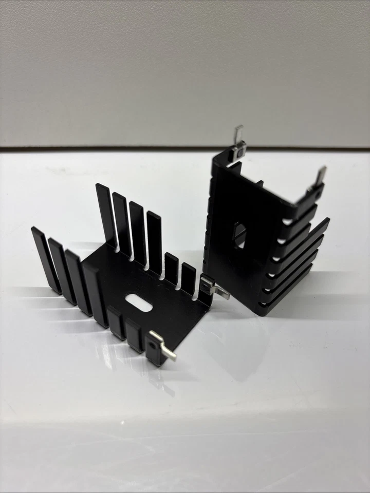 Pack of 102 TruSemi TO-220 bolt-on heatsinks - Image 3 of 3